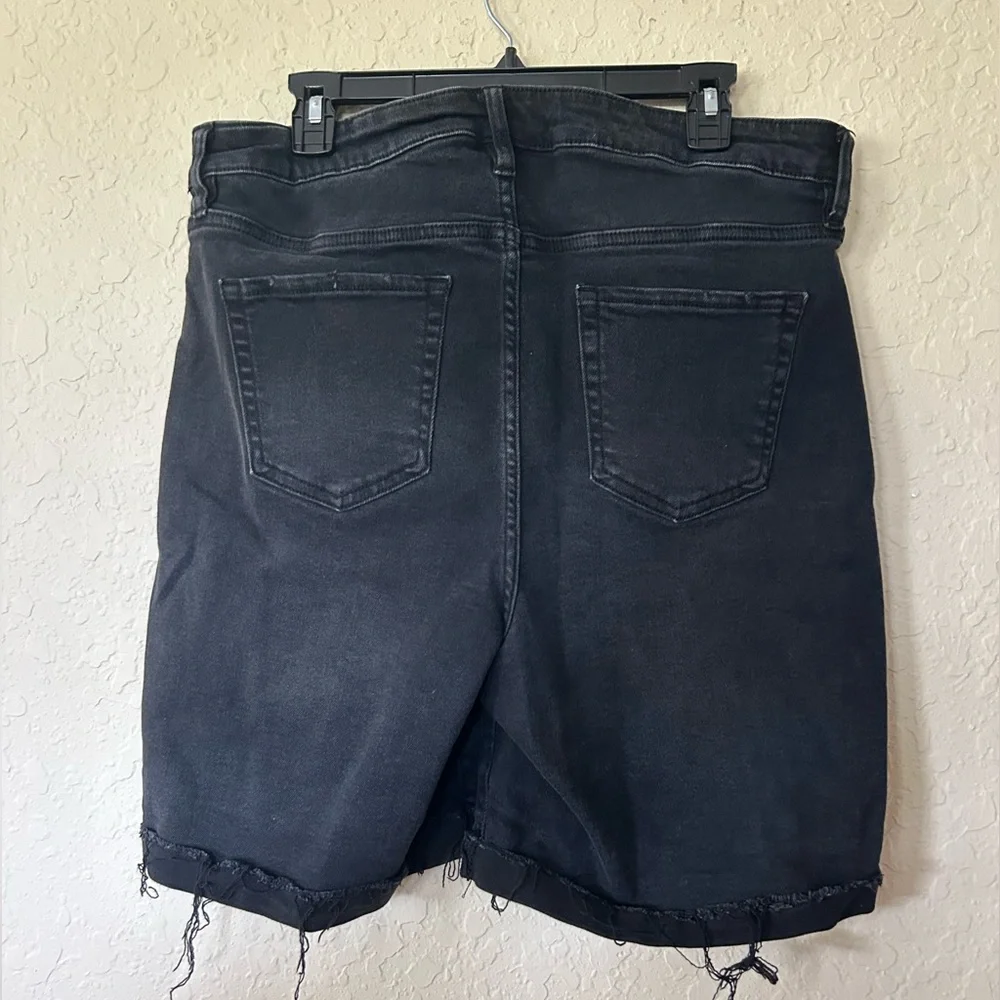 Ava & Viv black denim Bermuda shorts, size 14W - Picture 2 of 3